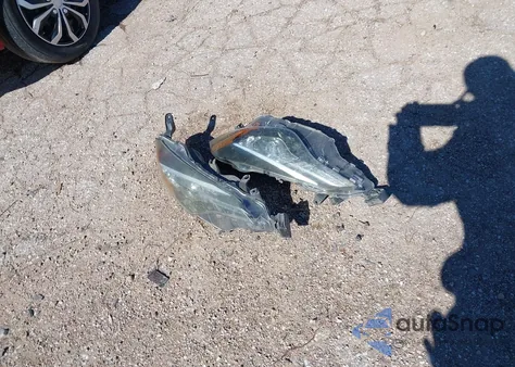 2018 Toyota Corolla Le из США, поврежденный, VIN 2T1BURHE0JC971721